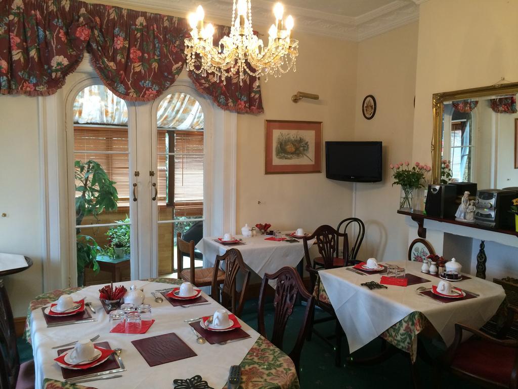 Charlotte House Hotel Питерборо Екстериор снимка