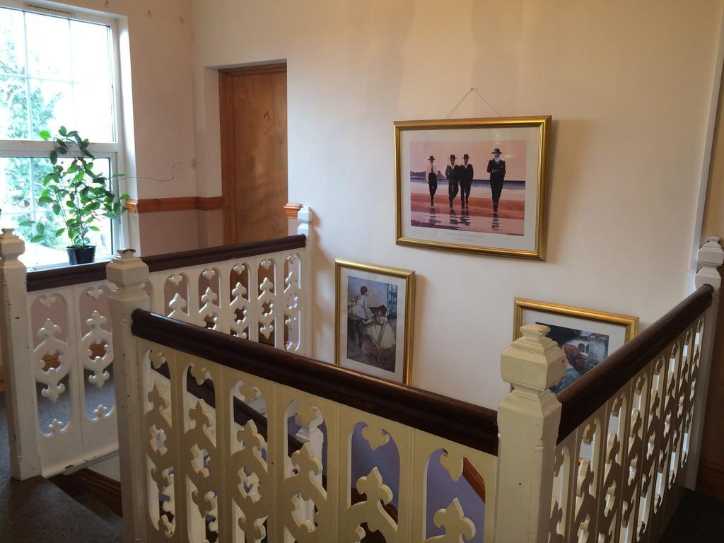 Charlotte House Hotel Питерборо Екстериор снимка