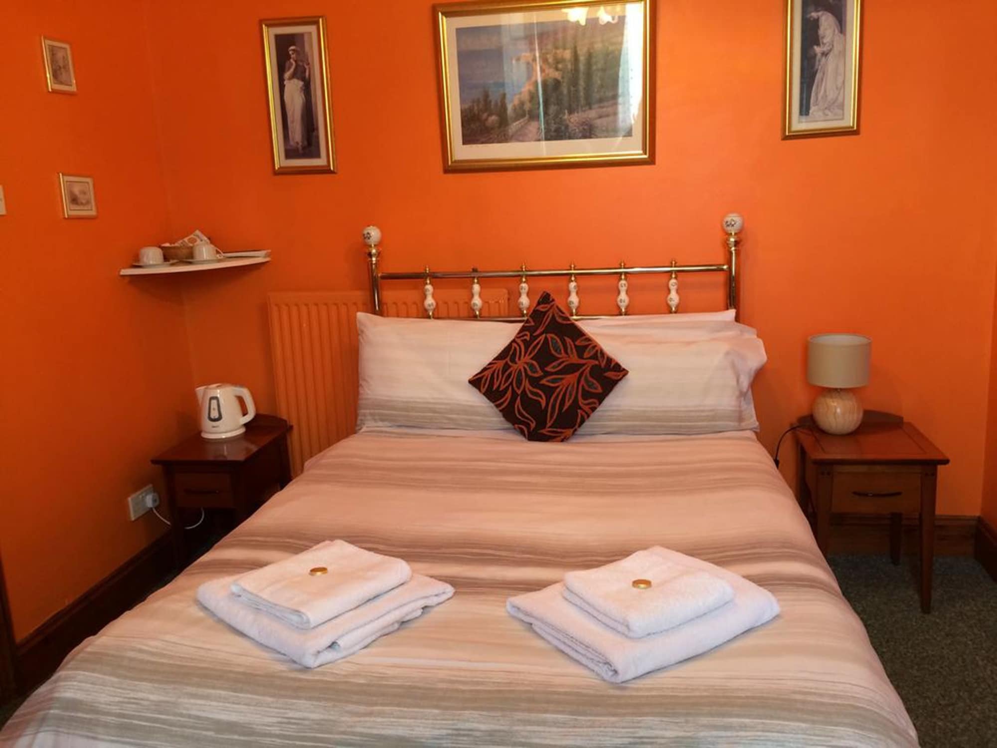 Charlotte House Hotel Питерборо Екстериор снимка