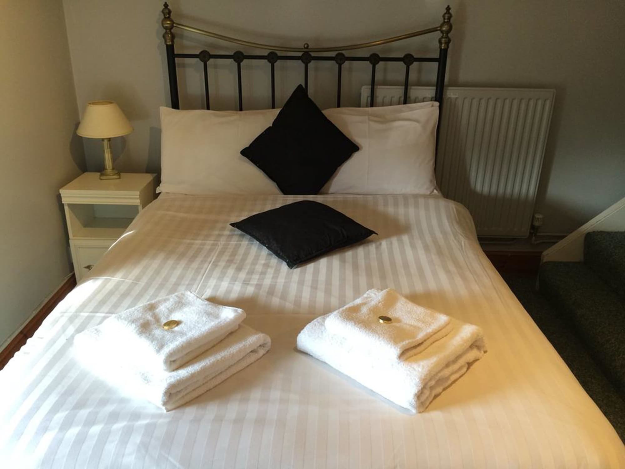 Charlotte House Hotel Питерборо Екстериор снимка